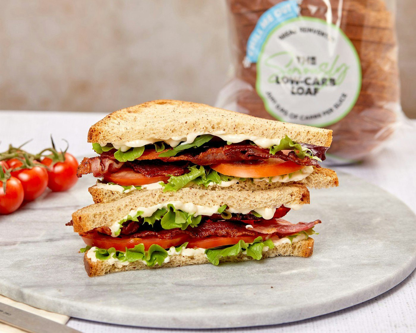 Bacon sandwich with lettuce and tomato