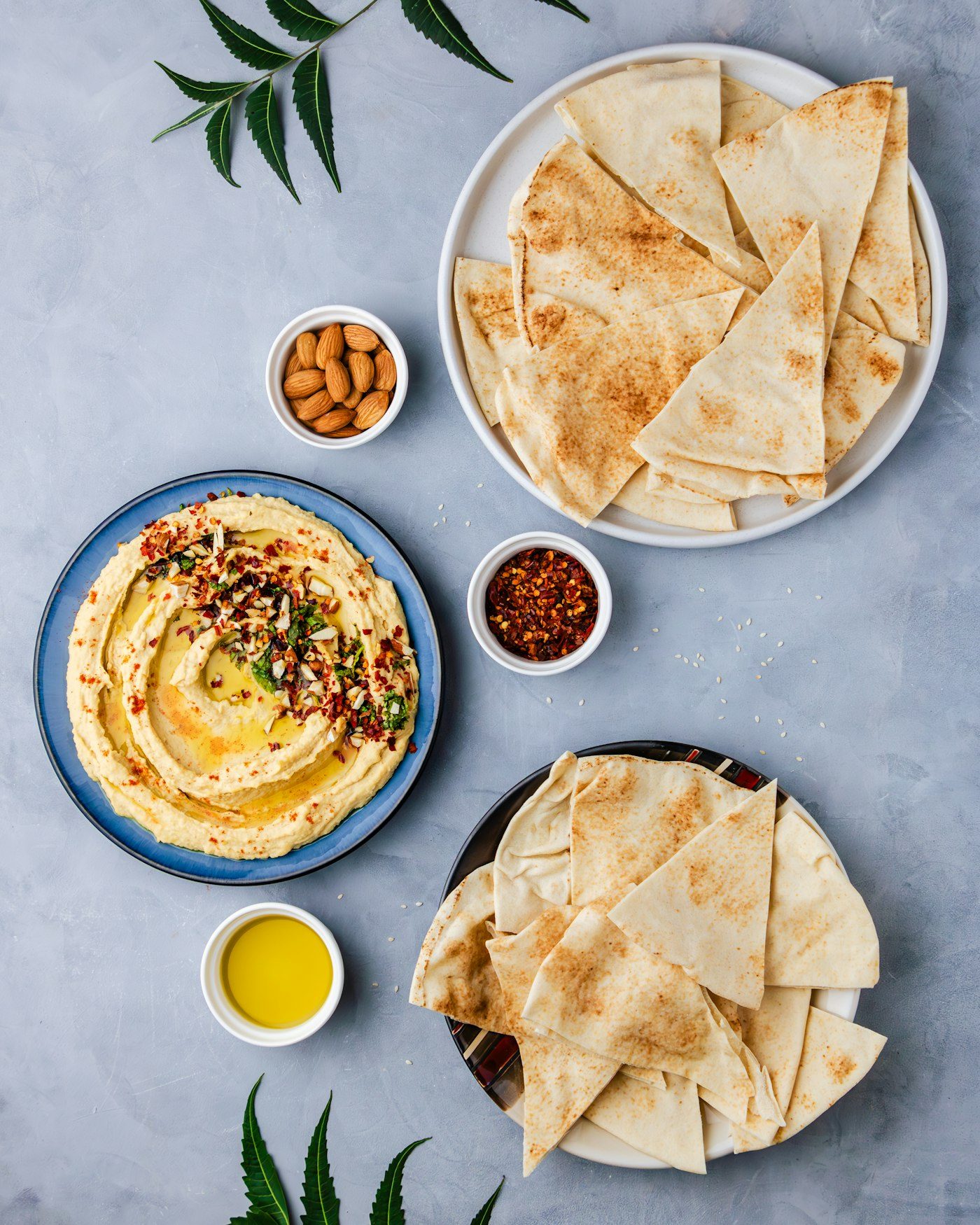 Hummus with olive oil and pita