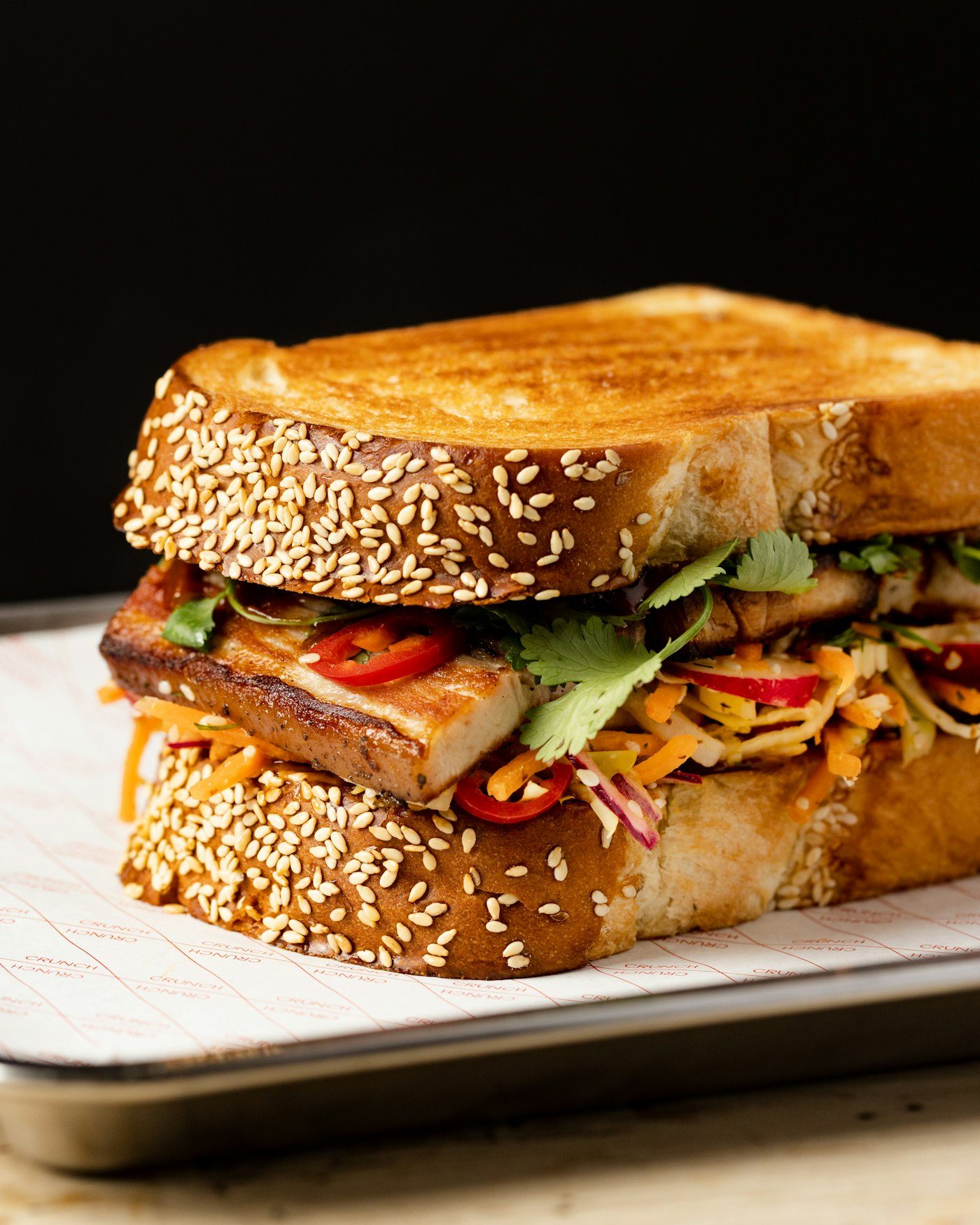 Roast chicken sandwich with tomato