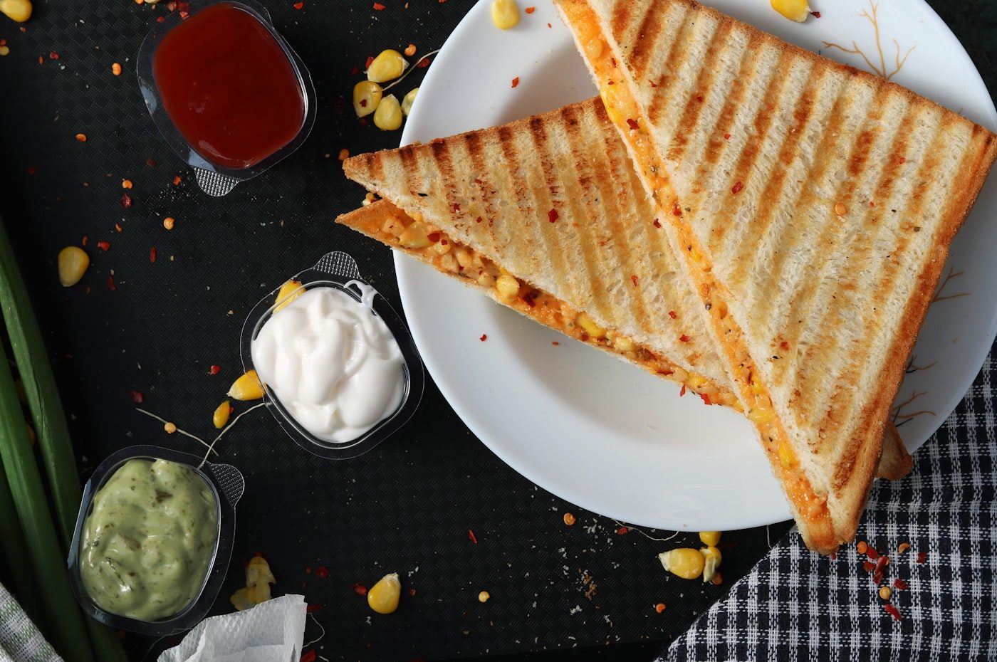 Toasted cheese sandwich with tomato